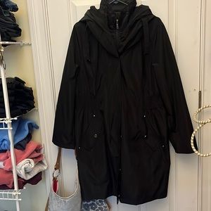 Chico’s size 3 Water Resistant coat